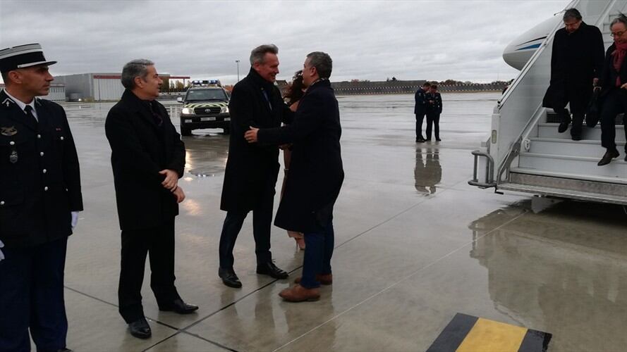 El presidente Iván Duque llegó en la mañana de este domingo a París, donde participará del Foro de Paz de París. Foto: Oriana Garcés