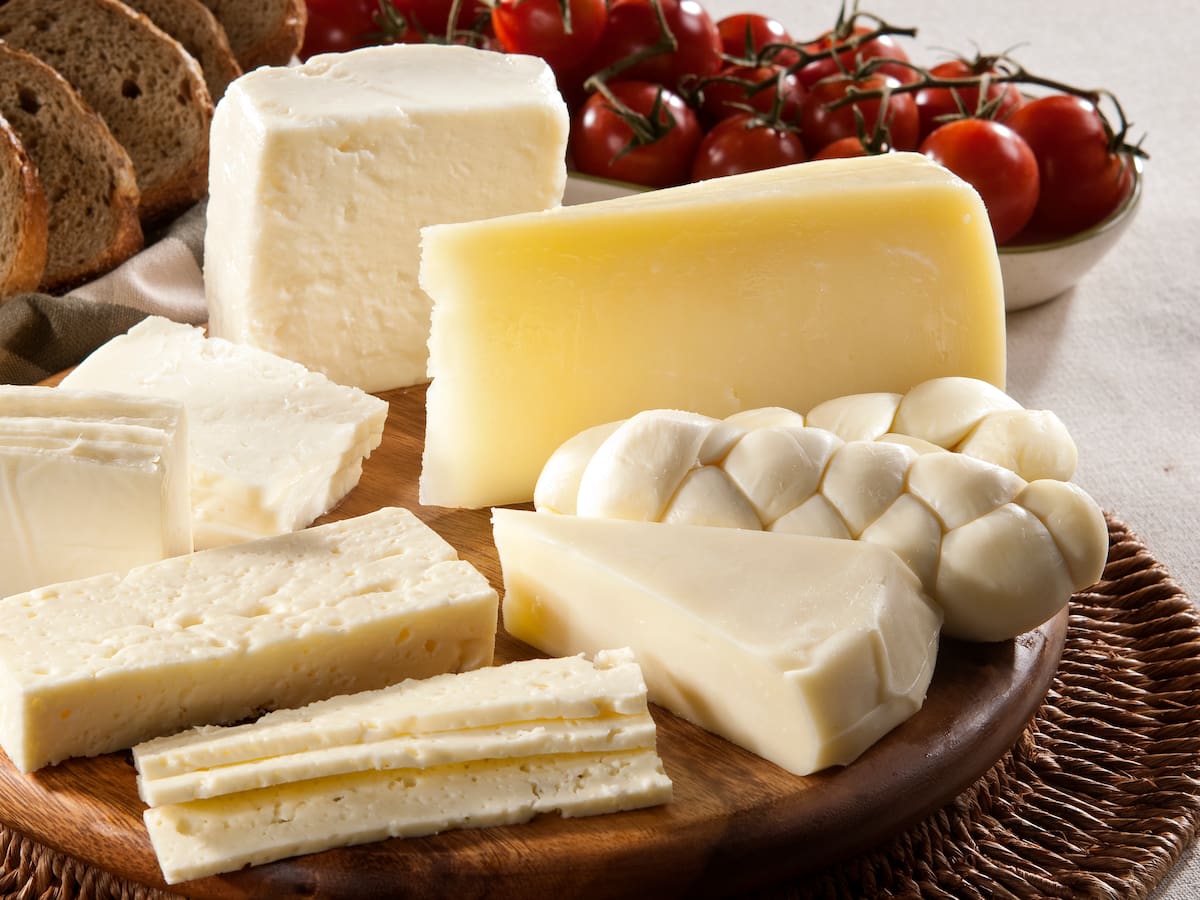 Estas son las diferencias entre el queso y la cuajada: ¿tienen las mismas propiedades?