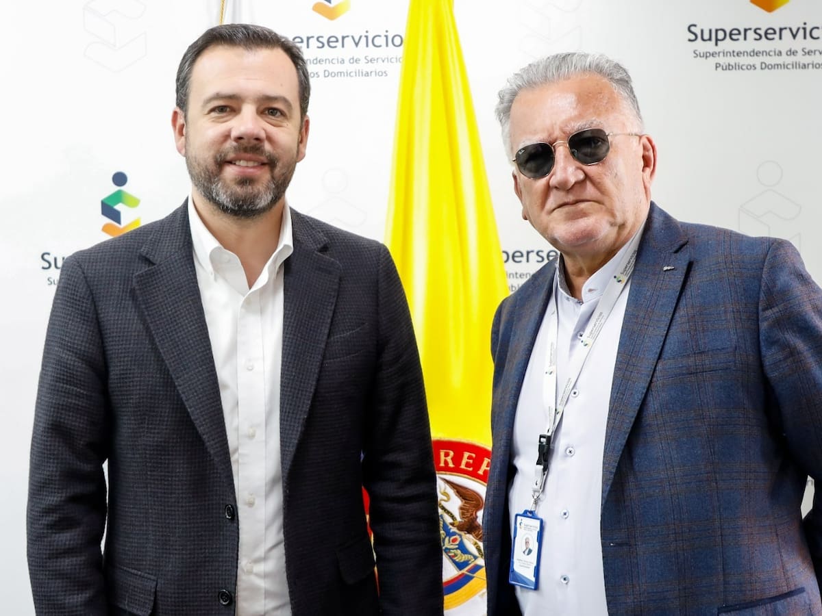 Acuerdo entre la Superservicios y la Alcaldía de Bogotá para mejorar servicios públicos