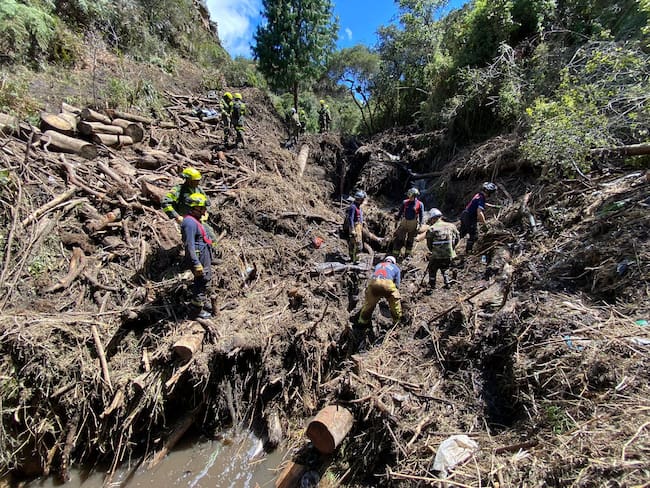 Labores del Ejército en la vía a La Calera. Foto: José David Rodríguez.