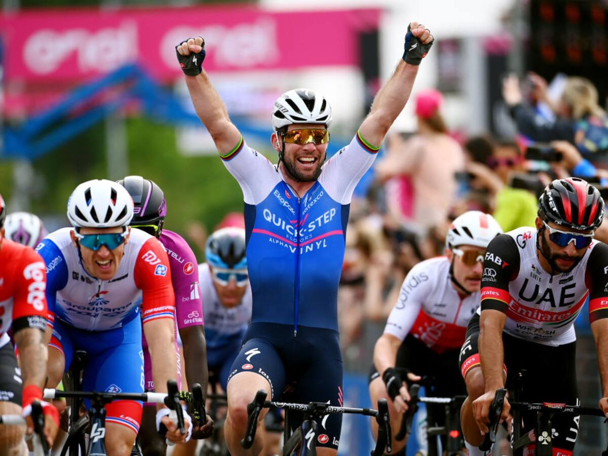 Mark Cavendish ganó la 3ª etapa del Giro de Italia en la que Fernando Gaviria finalizó tercero