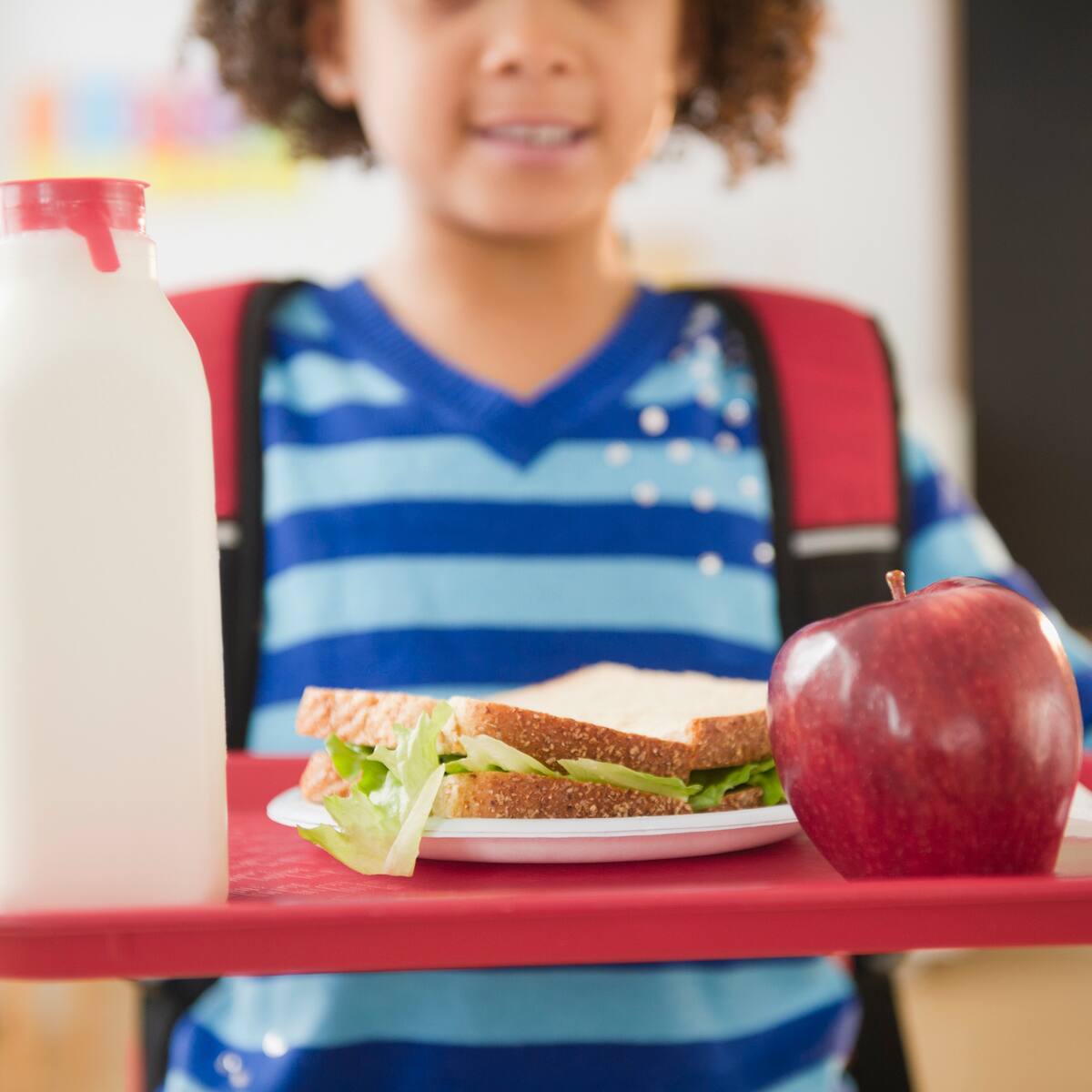 Alerta por retraso en el PAE: un millón de estudiantes no están recibiendo alimentación