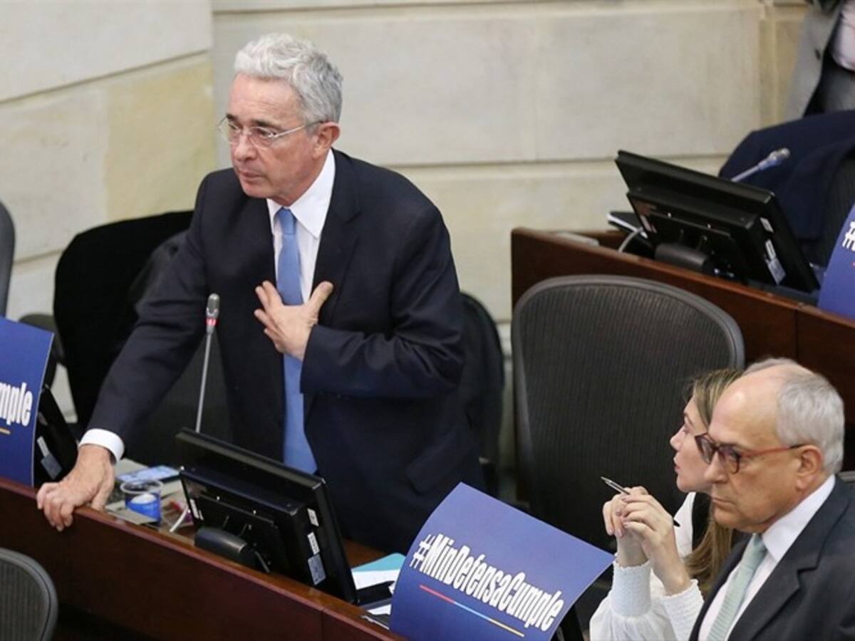 Abren investigación preliminar contra expresidente Uribe
