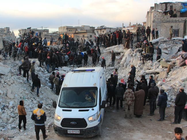 Vemos montañas de muertos frente a nosotros: testigo de terremoto en Turquía y Siria