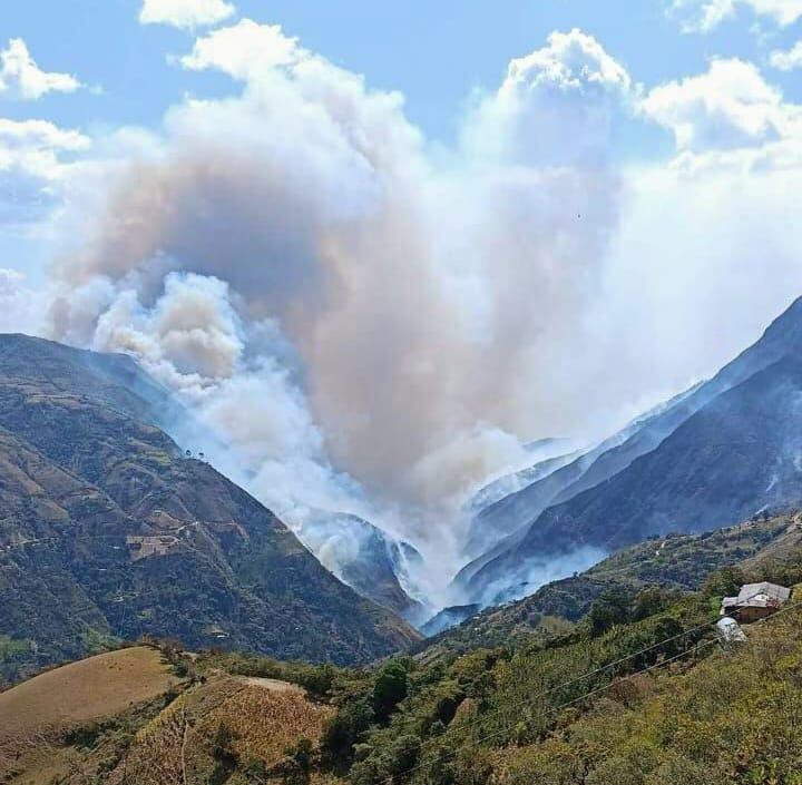 Hay temor por la cercanía de la conflagración con la cabecera municipal,. Crédito: Red de Apoyo Cauca.