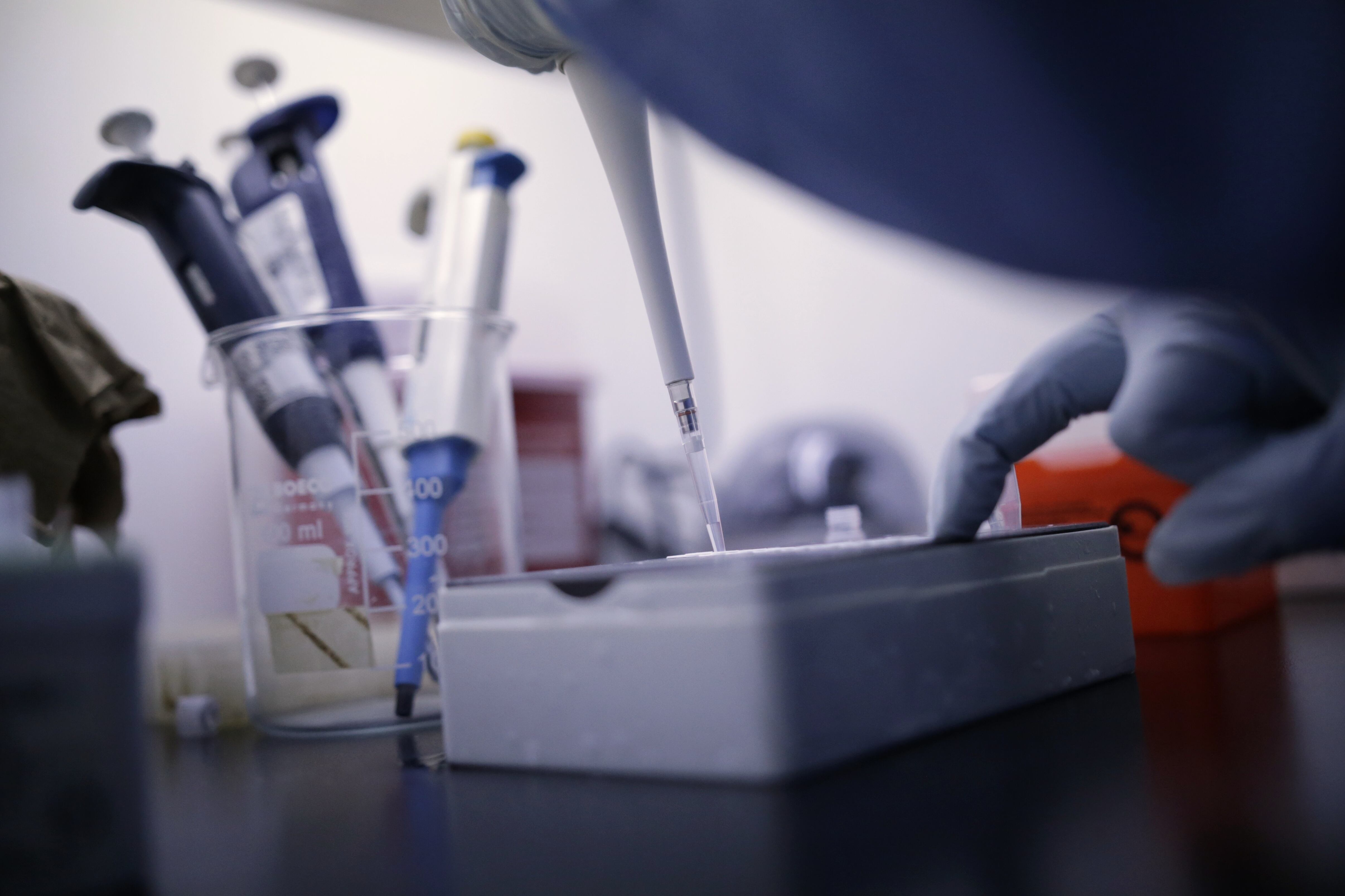 Bogotá. 22 de abril del 2020. Un convenio entre la Dirección General de Sanidad Militar y el Instituto Nacional de Salud da vida al Laboratorio de Referencia e Investigación del Ejército. (Colprensa - Sergio Acero)