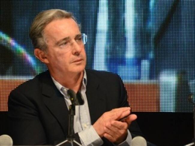 El expresidente Uribe asegura ser víctima de venganzas. Foto: EFE