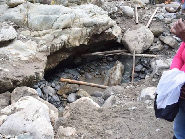 Los indígenas realizaban labores de minería artesanal cuando fueron sorprendidos por la roca . Foto: Gobernación del Cauca