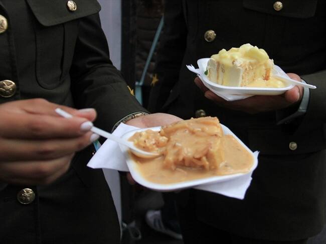 El alcalde del municipio, Luis Calixto afirmó que quieren encontrar alternativas biodegradables pues están generando muchos desechos con la producción de postres.. Foto: Colprensa