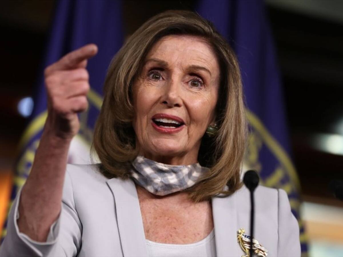 Reportan que vándalos dejan en la puerta de la casa de Nancy Pelosi una cabeza de cerdo