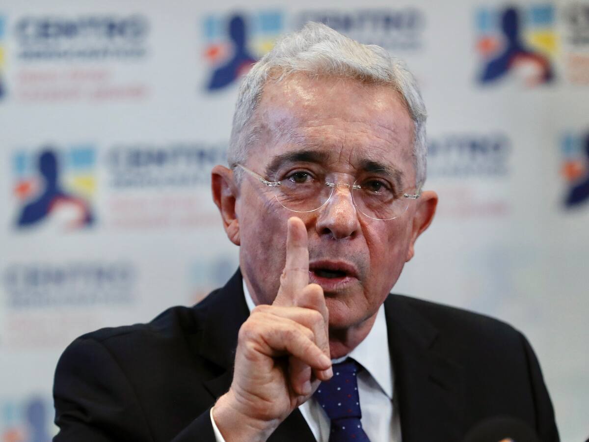 Uribe romperá silencio este miércoles tras llamado a juicio por manipulación de testigos