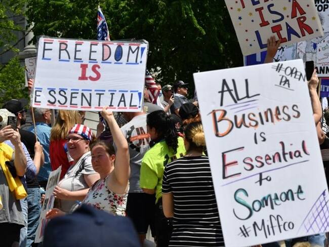 Jozef Ghermanm uno de los manifestantes, explicó que está del lado de la constitución estadounidense que propone la libertad de los ciudadanos.. Foto: Getty Images