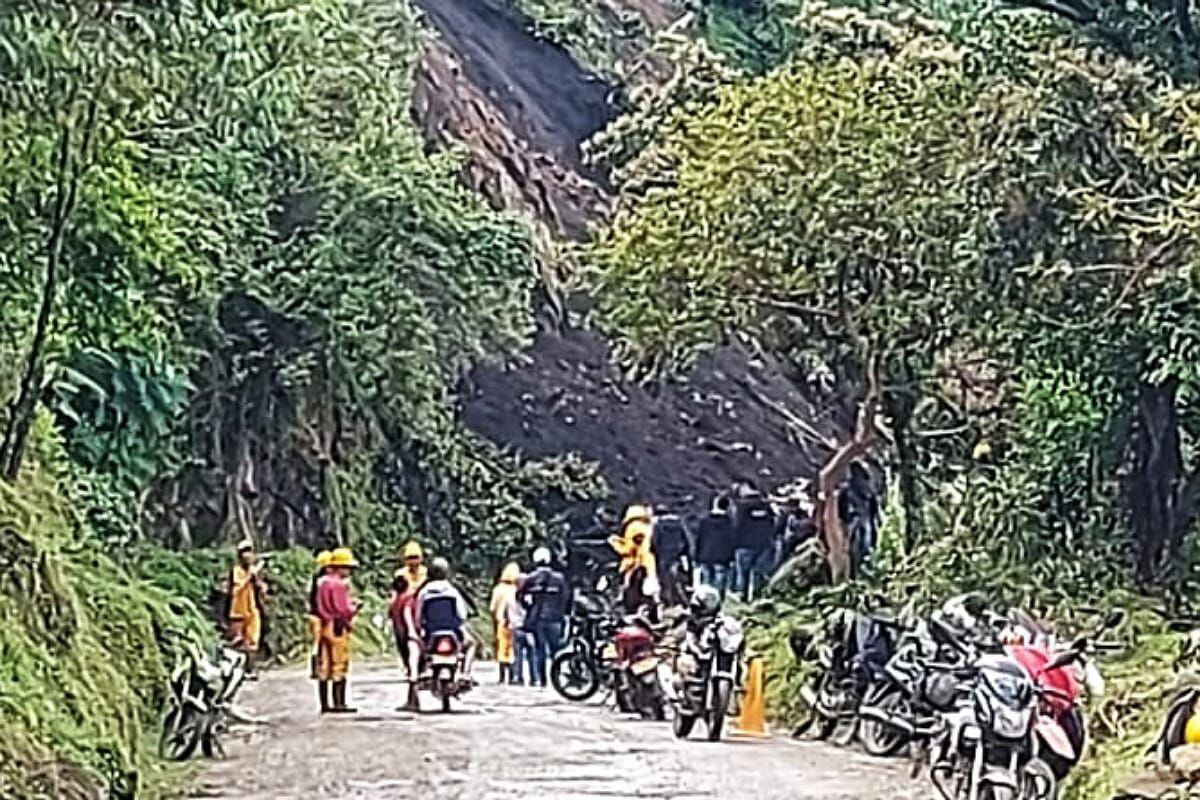 En el municipio de La Vega, se registran otras emergencias que tiene que ver con la inestabilidad del terreno, de la vía y de las viviendas. Crédito: Alcaldía de La Vega Cauca.