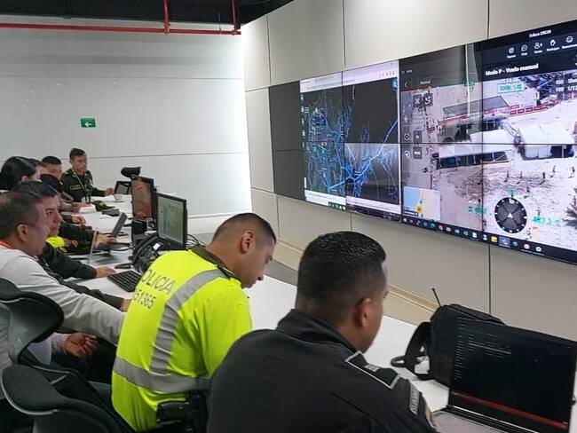 Desde la Sala SIES se vigila a la ciudad por medio de elementos de última tecnología. Gissell Campo