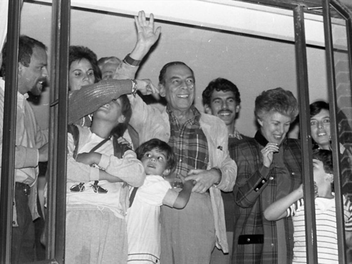 Opinión dividida en el Congreso por confesión de Carlos Lozada sobre Álvaro Gómez