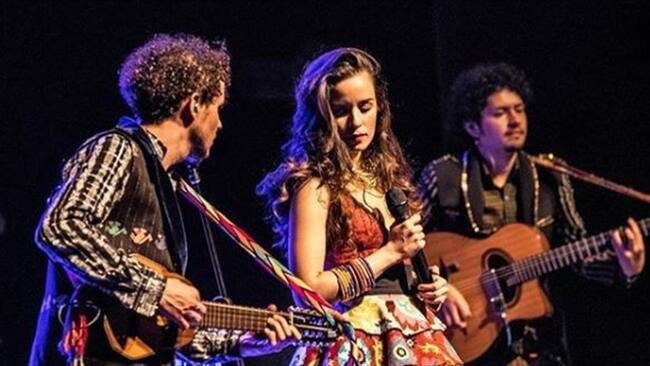 Monsieur Periné prepara canción con Beto Cuevas. Foto: @monsieurperine