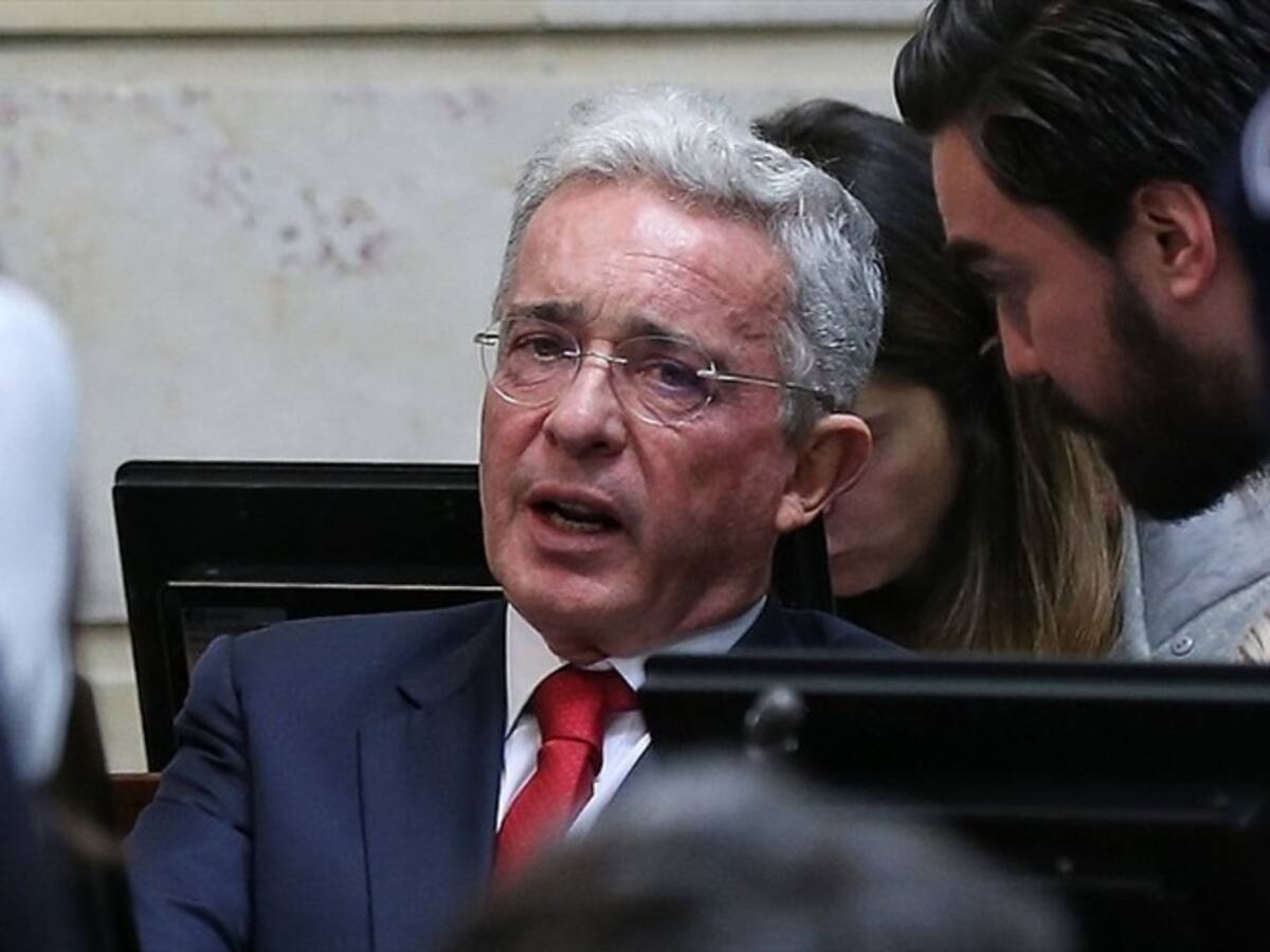 Privación de mi libertad me causa profunda tristeza: Álvaro Uribe