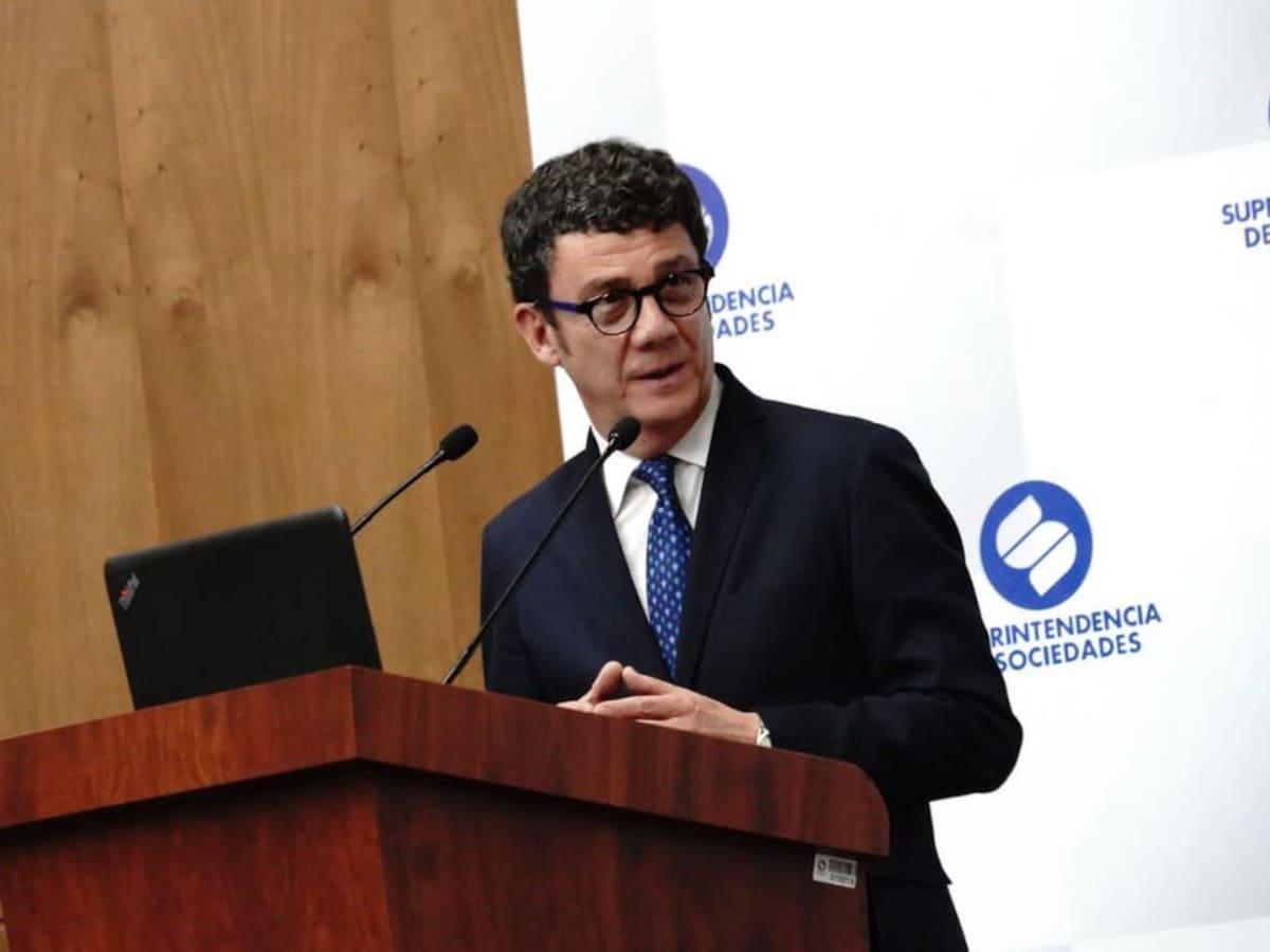 Gobierno Petro ratifica a Billy Escobar como superintendente de Sociedades