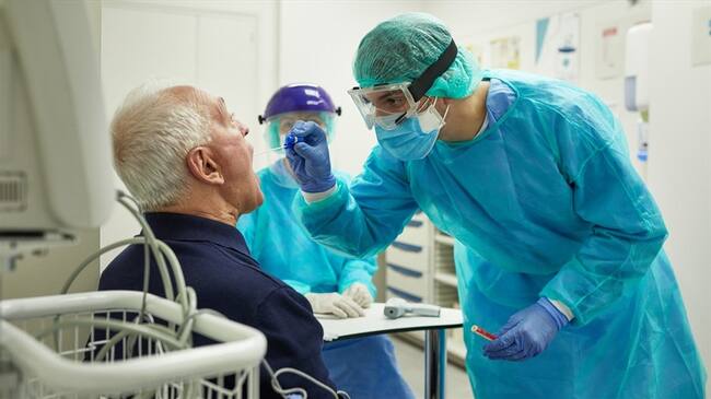 Pruebas de Covid-19. Foto: Getty Images / Cifras del Covid-19 en Colombia