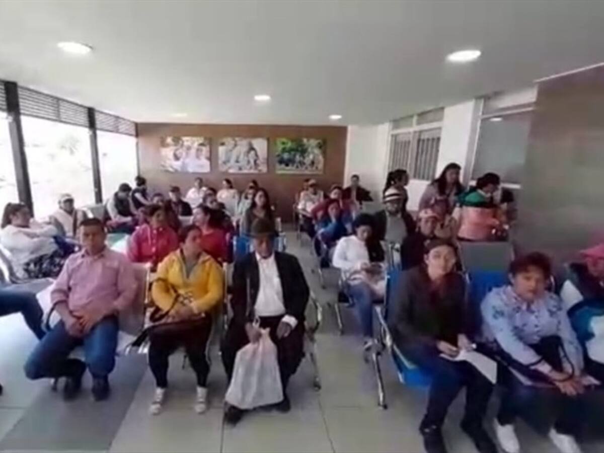 Filas de 18 horas hacen pacientes por citas con especialista en San Rafael de Tunja