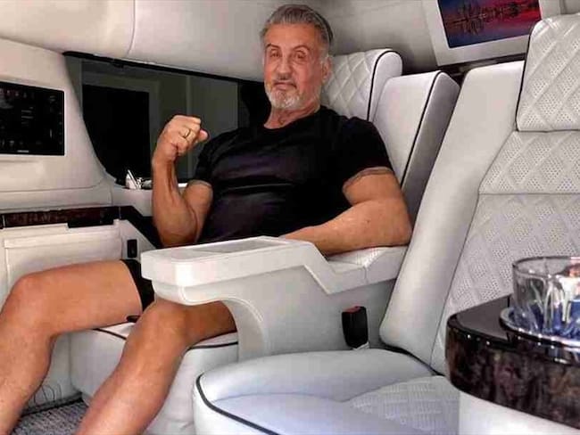 Sylvester Stallone vende su camioneta. Foto: Instagram