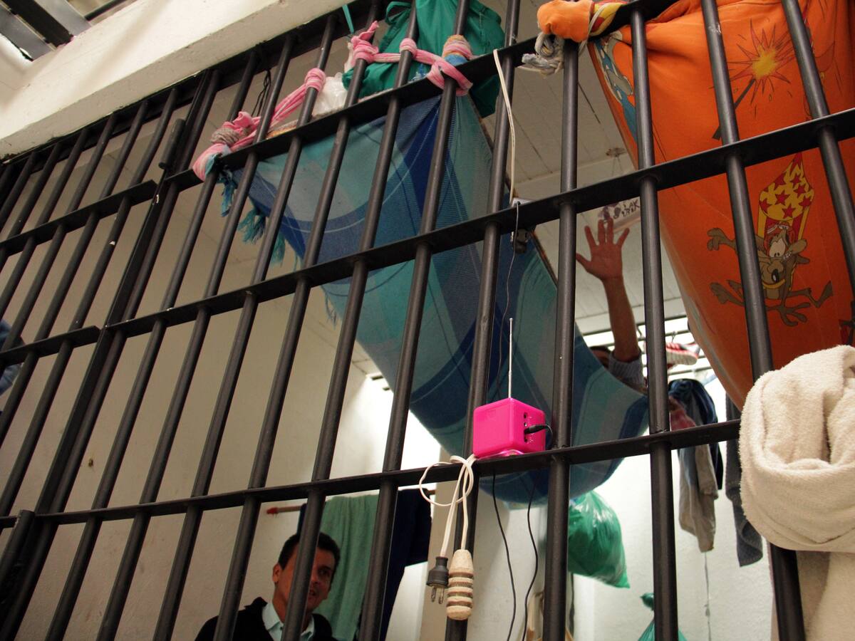 Incautan dosis de estupefacientes y 50 celulares en cárcel de Barranquilla