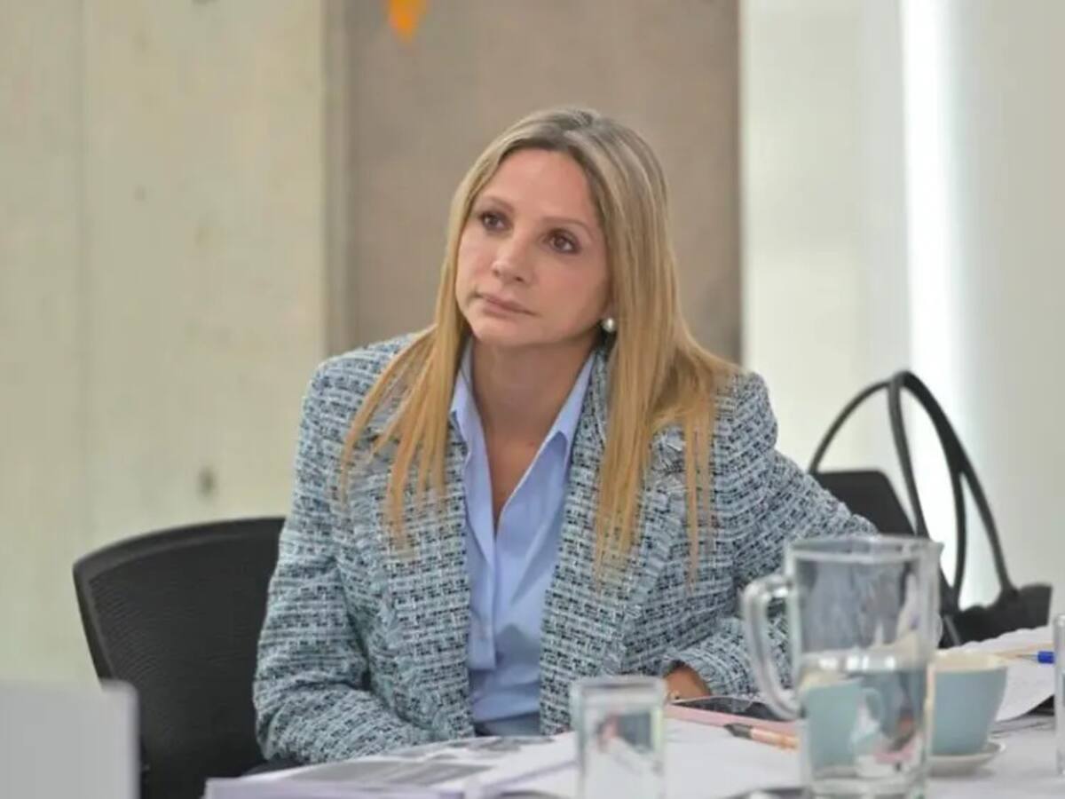 Ampliarán queja disciplinaria contra superintendente delegada y esposa de MinSalud