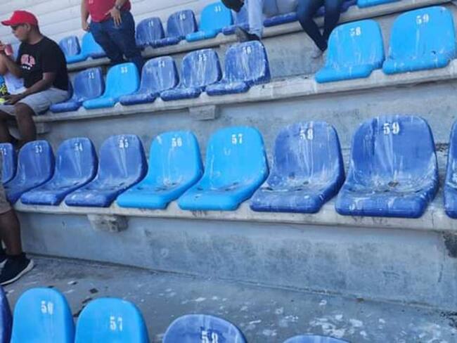 Denuncian mal estado de las sillas en el Estadio Sierra Nevada de Santa Marta