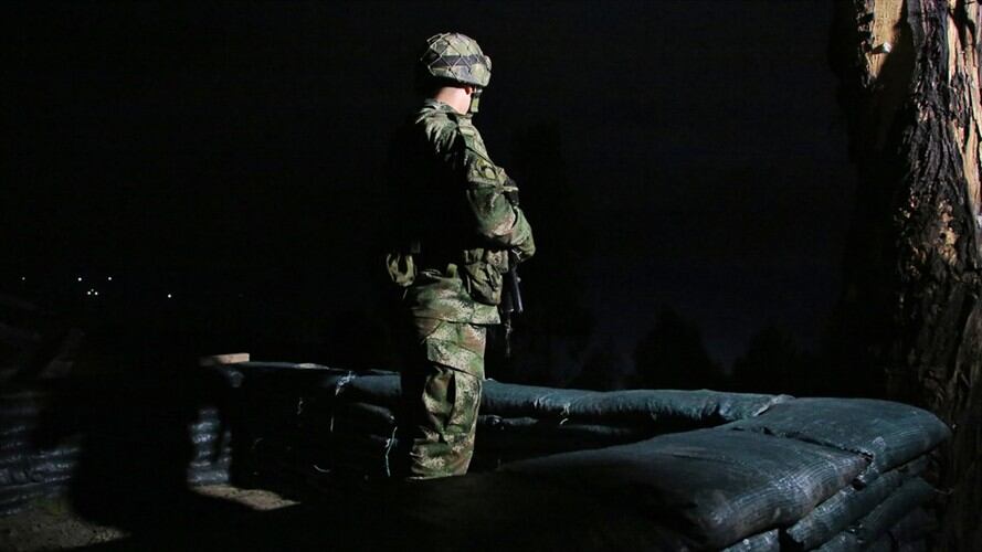 El Ejército aseguró que se ordenó la salida de las tropas para evitar confrontaciones con los civiles . Foto: Colprensa