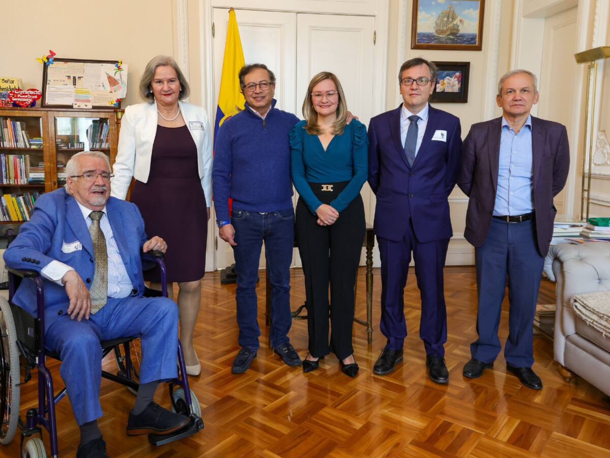 Petro posesionó a Cielo Rusinque como nueva superintendente de Industria y Comercio
