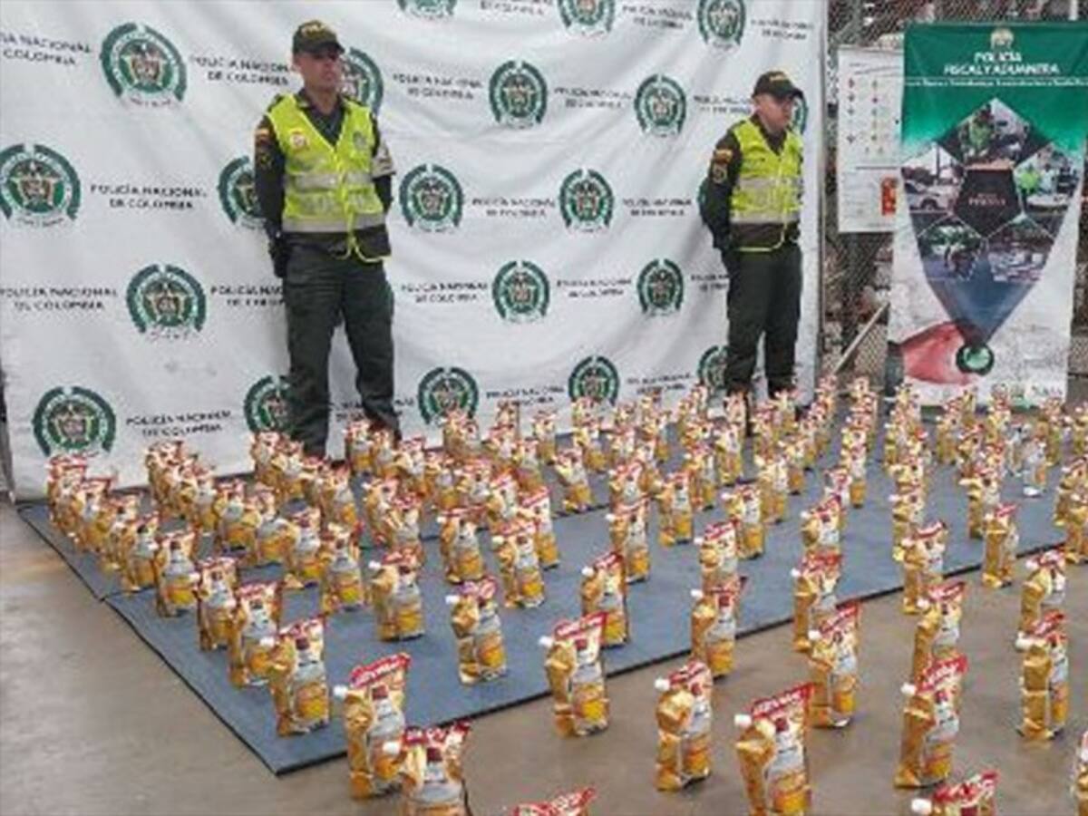 Decomisan más de 3.500 litros de licor de contrabando en Cali