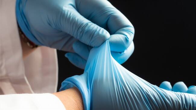 Que sacamos de que haya camas si no hay insumos: Adán Muñoz. Foto: Getty Images