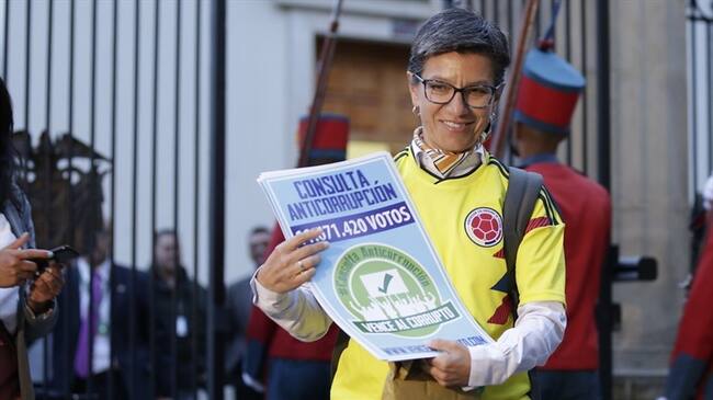 Claudia López acusó al presidente Iván Duque de incumplir los compromisos adquiridos con los promotores de la Consulta Anticorrupción. Foto: Colprensa