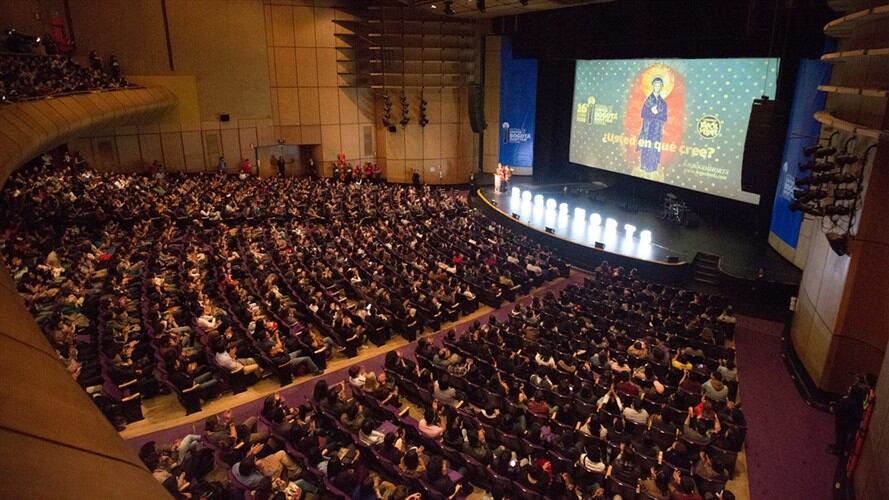 Vista general de los asistentes a la ceremonia de premiación del evento Bogoshorts Film Festival en su edición de 2018. Foto: Agencia Anadolu