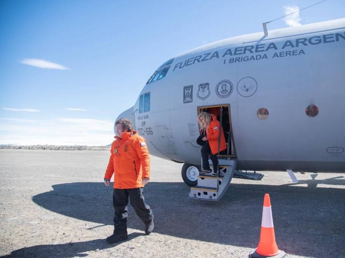 Argentina lanza un programa de control de plásticos con energía nuclear en la Antártida
