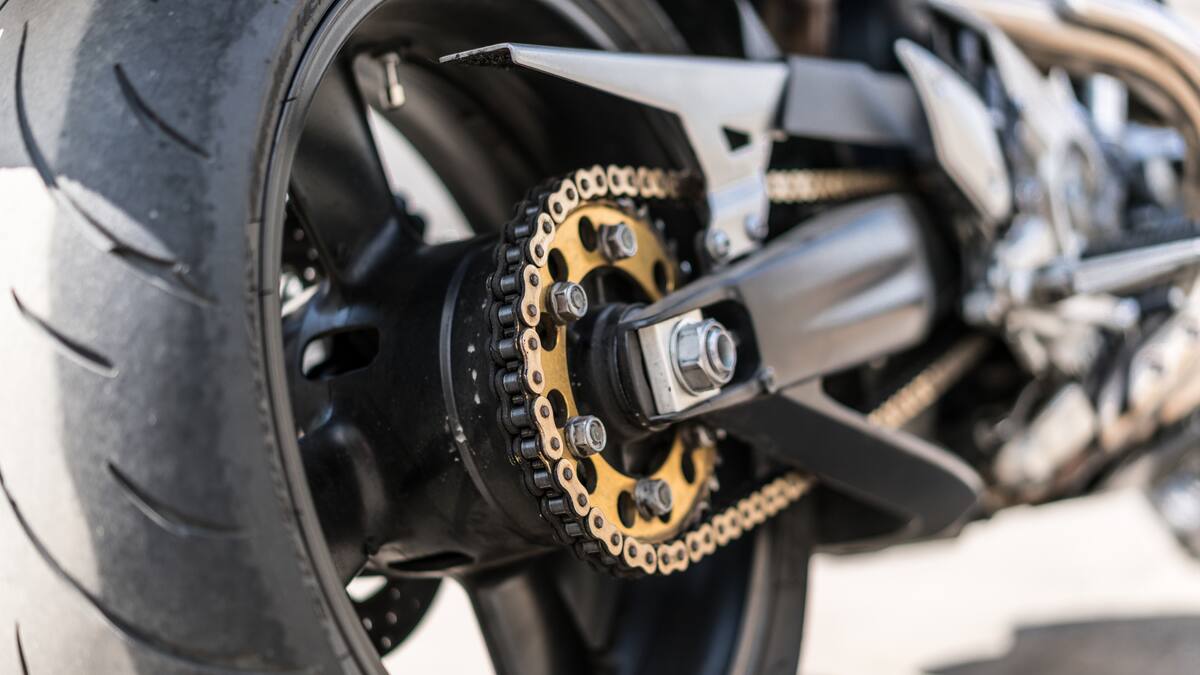 Plantean impuestos a importación de llantas para motos y 92 productos más, ¿cuáles?