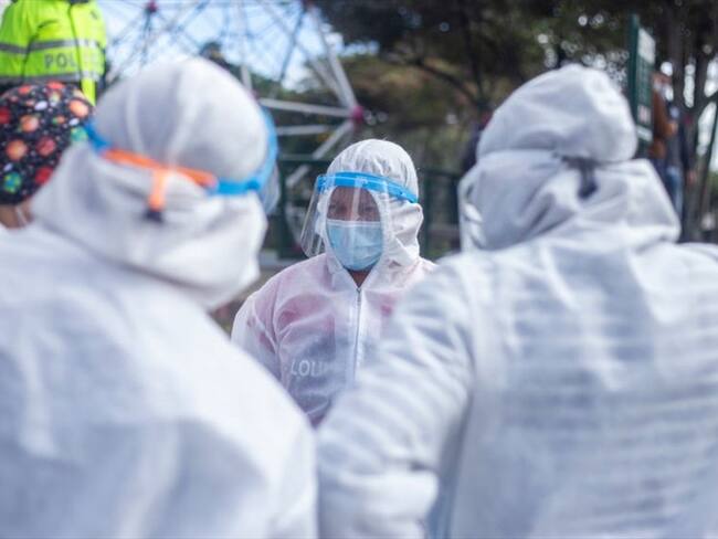 La alcaldesa Claudia López advirtió que en noviembre podría llegar un nuevo pico de la pandemia del COVID-19 a Bogotá. Foto: Getty Images