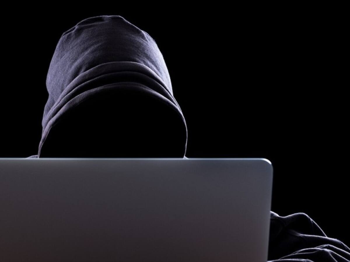 Usando perfil femenino en redes sociales, hombre habría abusado de varios menores