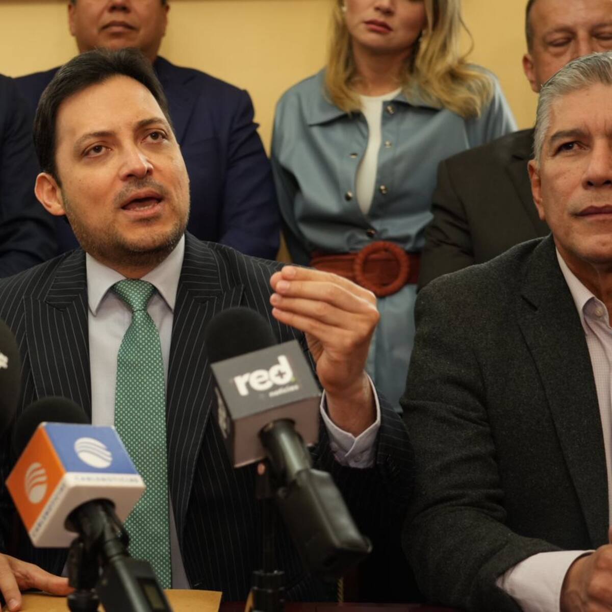Cambio Radical presentó reforma a la salud alternativa: no elimina las EPS