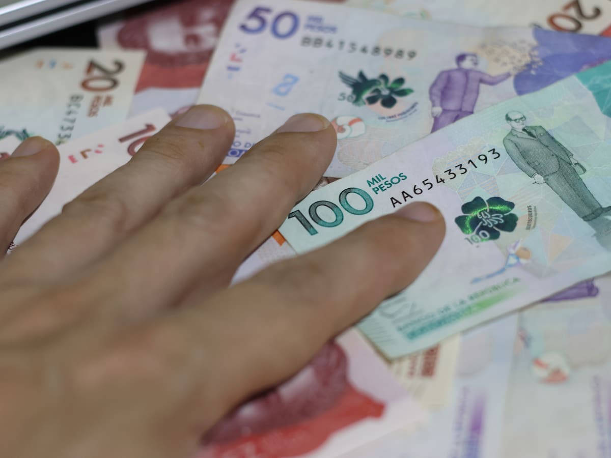 SIC multa a SOS EPS por divulgar historia clínica de un paciente con VIH