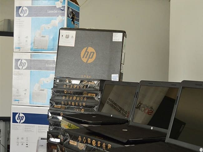 Inició entrega de más de 83 mil computadores para estudiantes y docentes de instituciones educativas . Foto: Colprensa