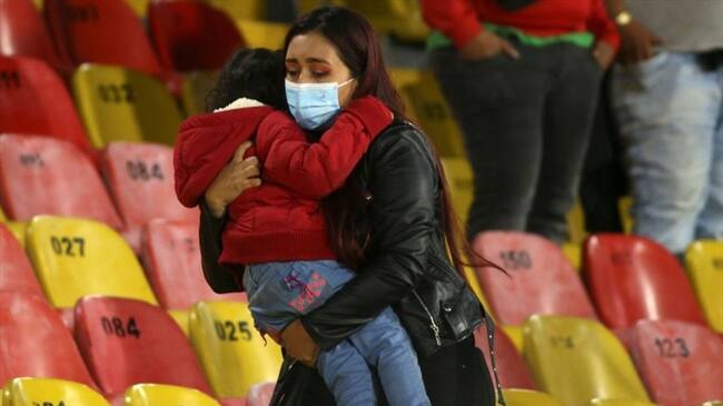 ¿Qué opina de las decisiones de la Alcaldía de Bogotá tras violencia en El Campín?. Foto: Getty Images/Daniel Garzón