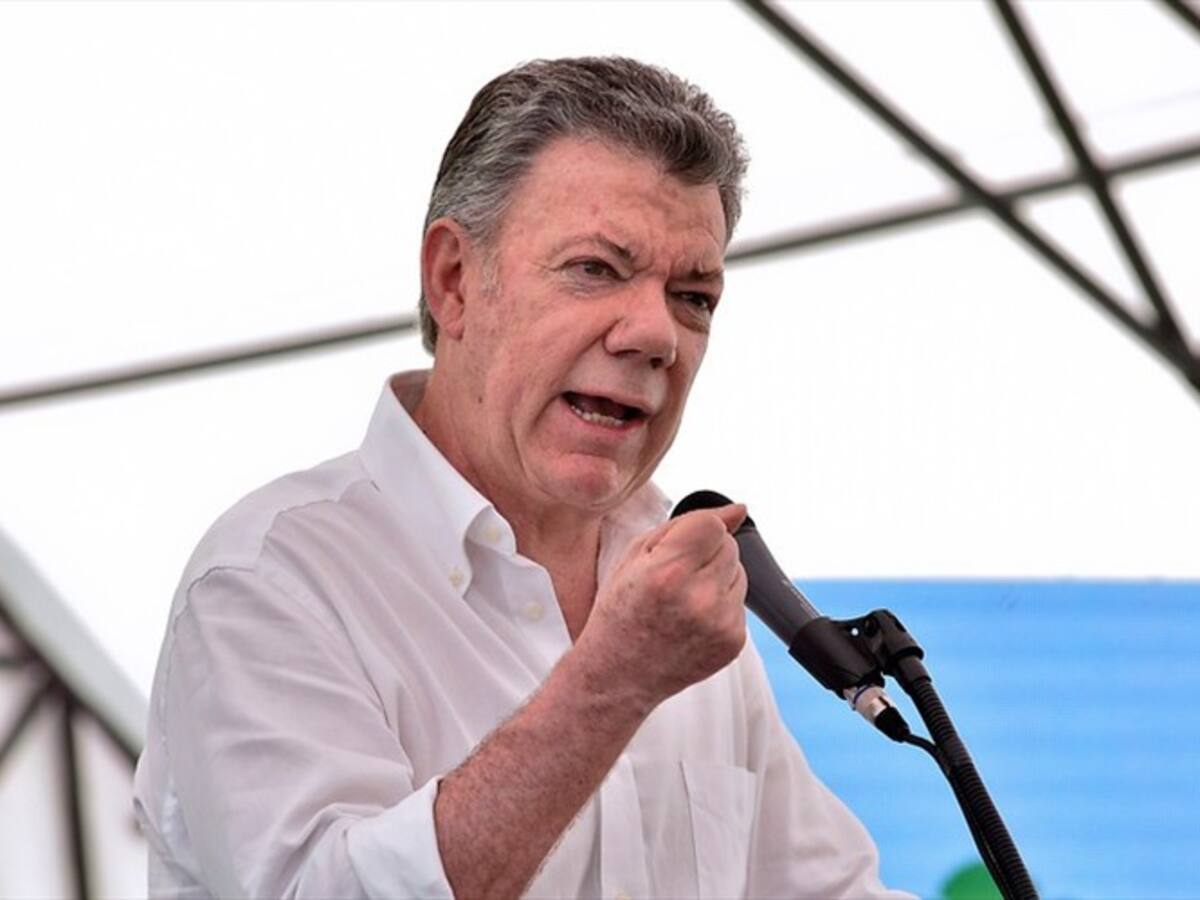 Denuncian al presidente Santos por el escándalo de la “mermelada”