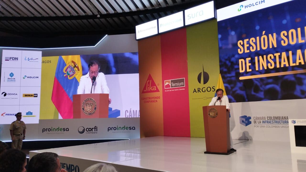 Presidente Gustavo Petro en el Congreso de Infraestructura. Foto: W Radio