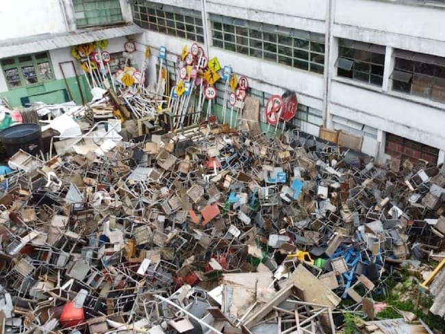 Colegio de Manizales fue convertido en bodega de basura. Crédito: Concejo de Manizales.