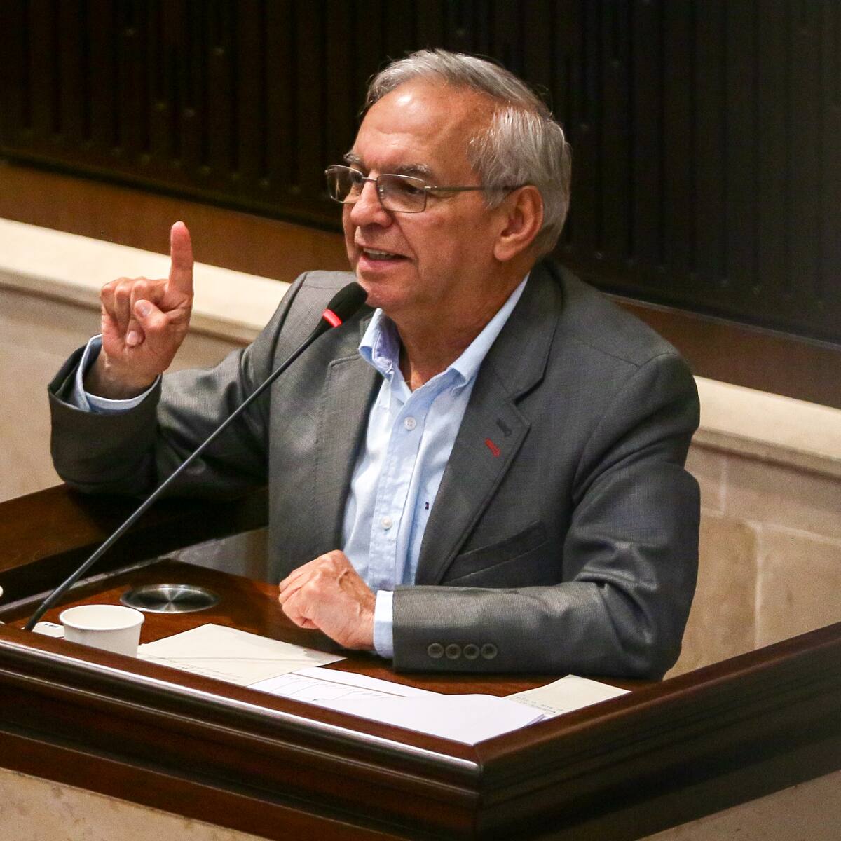 Congresistas de Comisión de Crédito Público siguen “manoseando” al Gobierno: MinHacienda