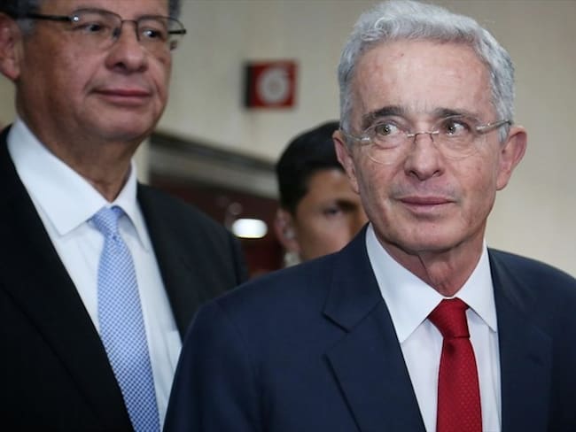 Congresistas desde diferentes alas políticas reaccionaron ante el anuncio de medida de aseguramiento al expresidente Álvaro Uribe Velez.. Foto: Colprensa