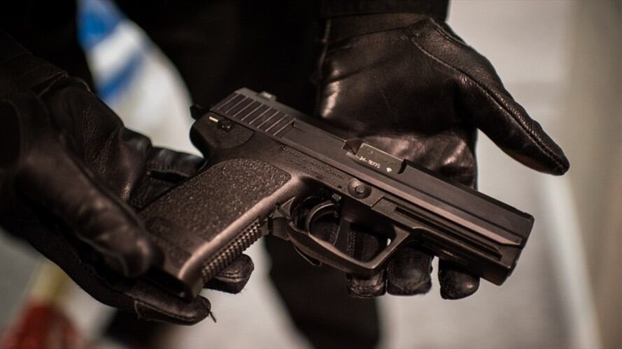 El hombre fue arrestado y se encuentra en custodia de las autoridades.. Foto: Getty Images