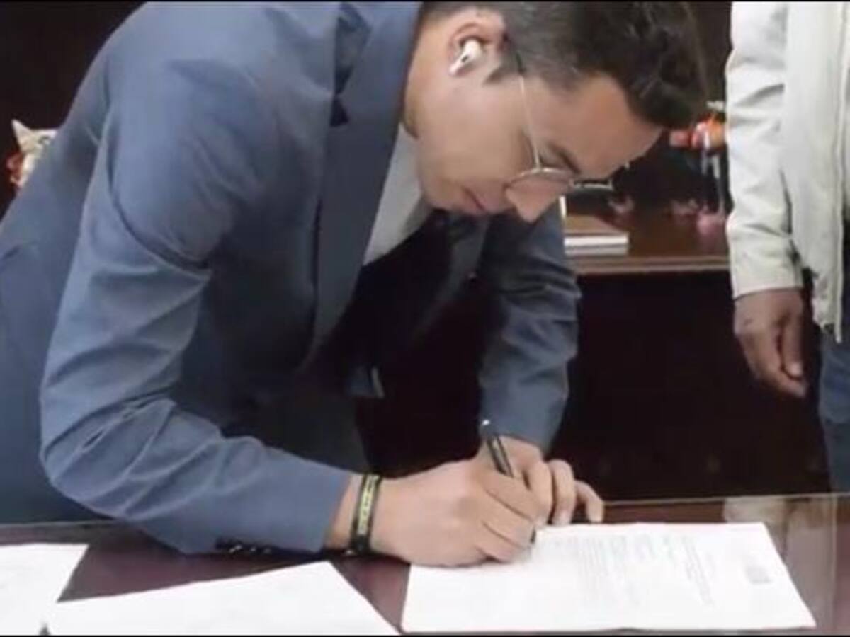Con proyecto de Ley buscan prohibir que las CAR sean dueñas de los servicios públicos