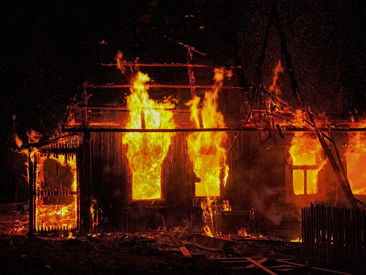 Suben a 27 los muertos por explosión e incendio en ciudad cercana a la capital dominicana